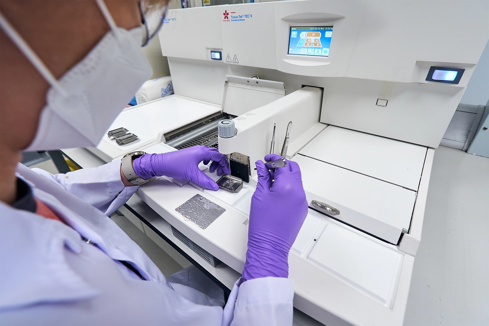 Laboratory research equipment and scientist